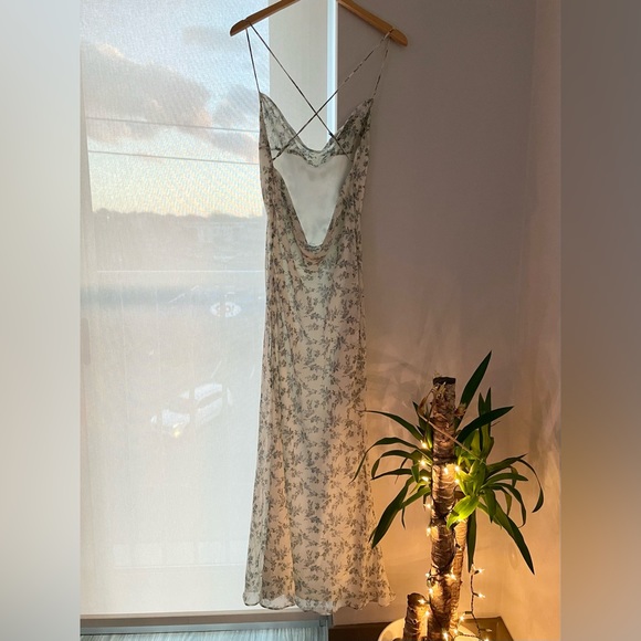 Size M | JLUXLABEL maxi floral dress - Picture 3 of 11